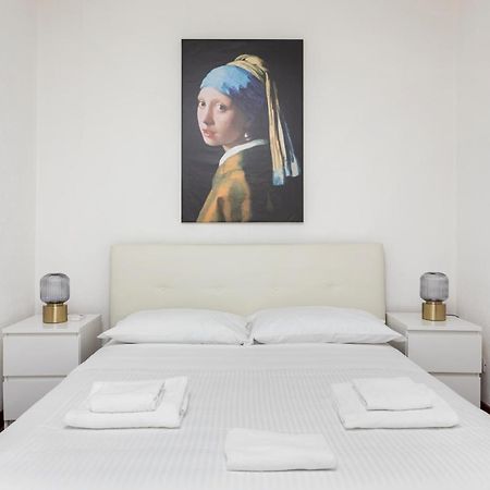 1 Bedroom & 1 Living Room Apt - Duomo 5 Μιλάνο Εξωτερικό φωτογραφία