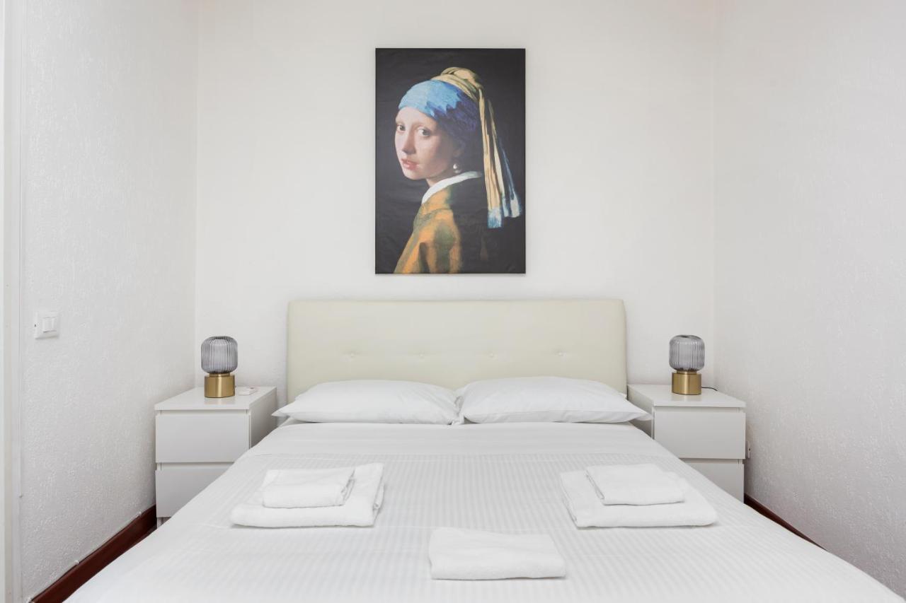 1 Bedroom & 1 Living Room Apt - Duomo 5 Μιλάνο Εξωτερικό φωτογραφία