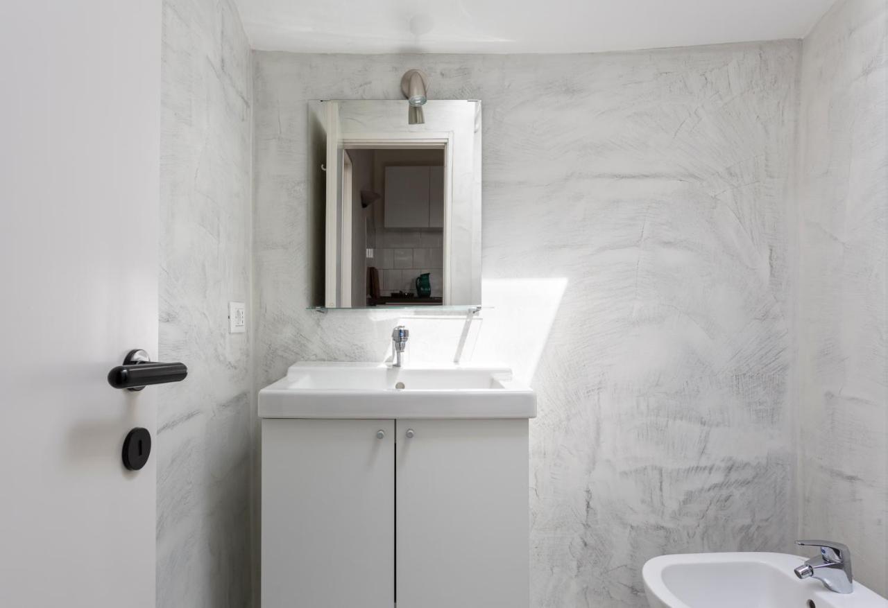 1 Bedroom & 1 Living Room Apt - Duomo 5 Μιλάνο Εξωτερικό φωτογραφία